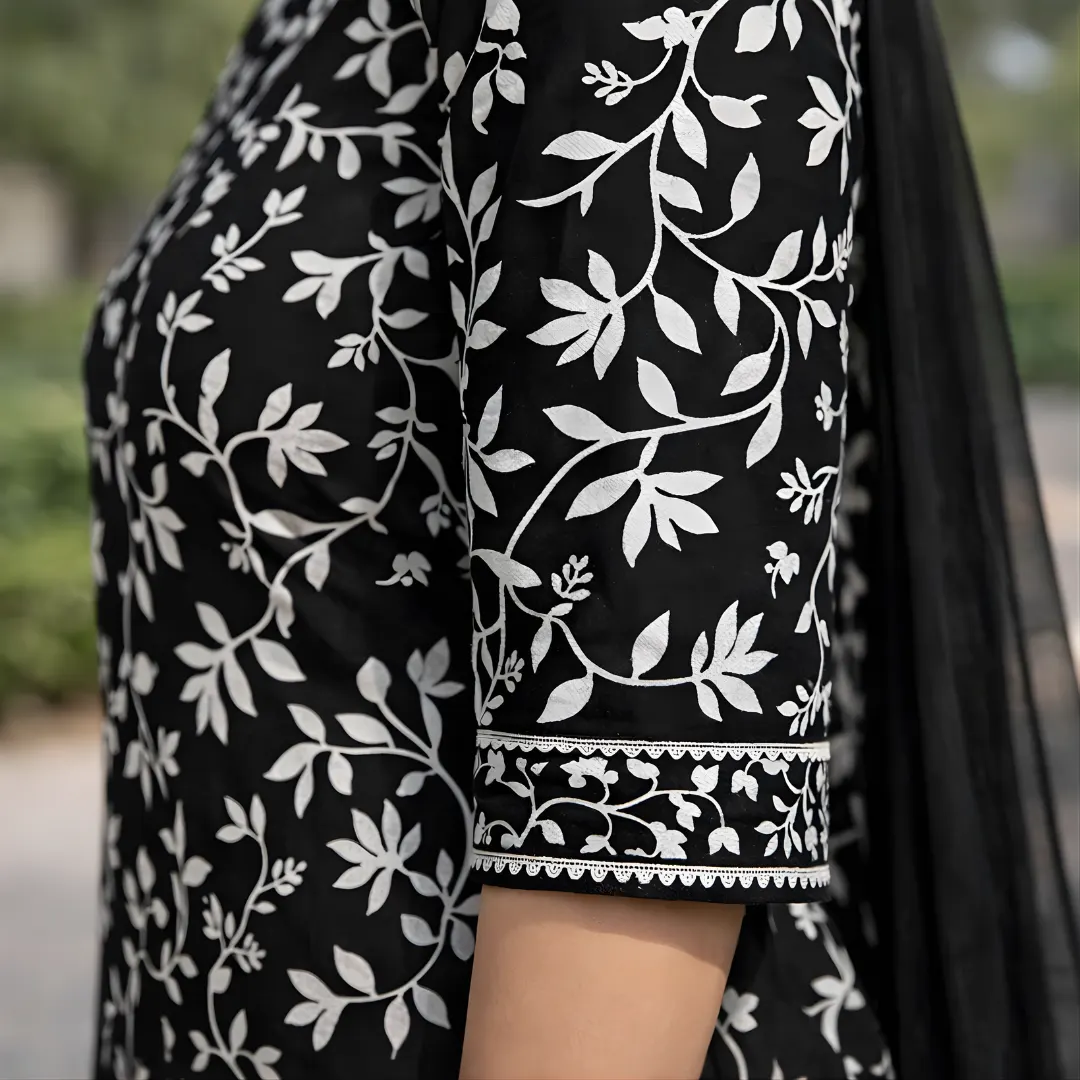 Black floral kurta sleeve print detail